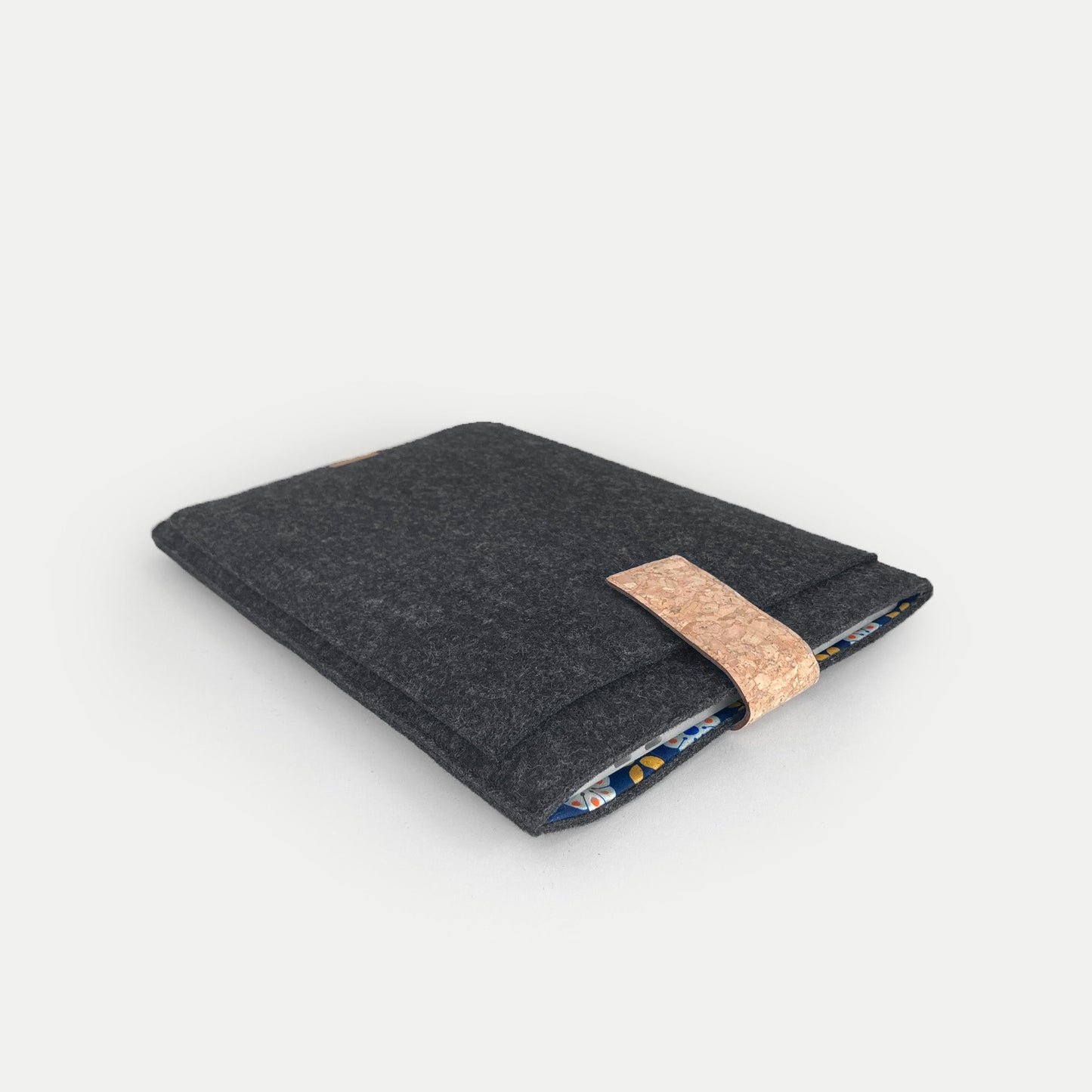Case for Dell Inspiron | with magnetic closure and extra compartment | anthracite - Bloom | Model "HAKA"