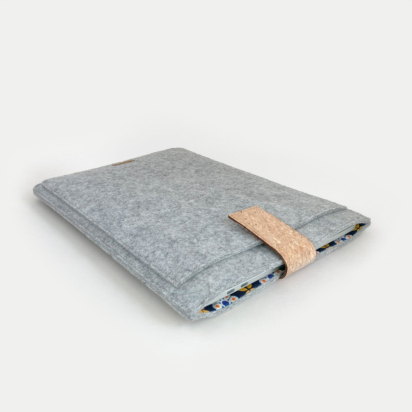 Case for Dell Inspiron | with magnetic closure and extra compartment | light gray - Bloom | Model "HAKA"