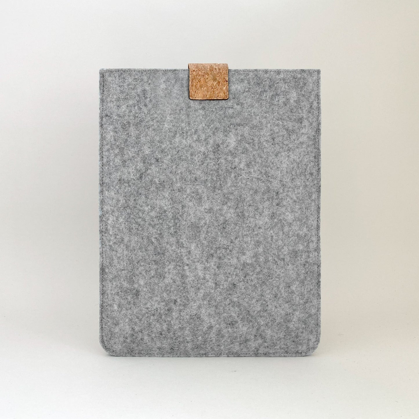 Sleeve for MacBook Pro M3 Max | with magnetic closure and extra compartment | light gray - Shapes | Model "HAKA"