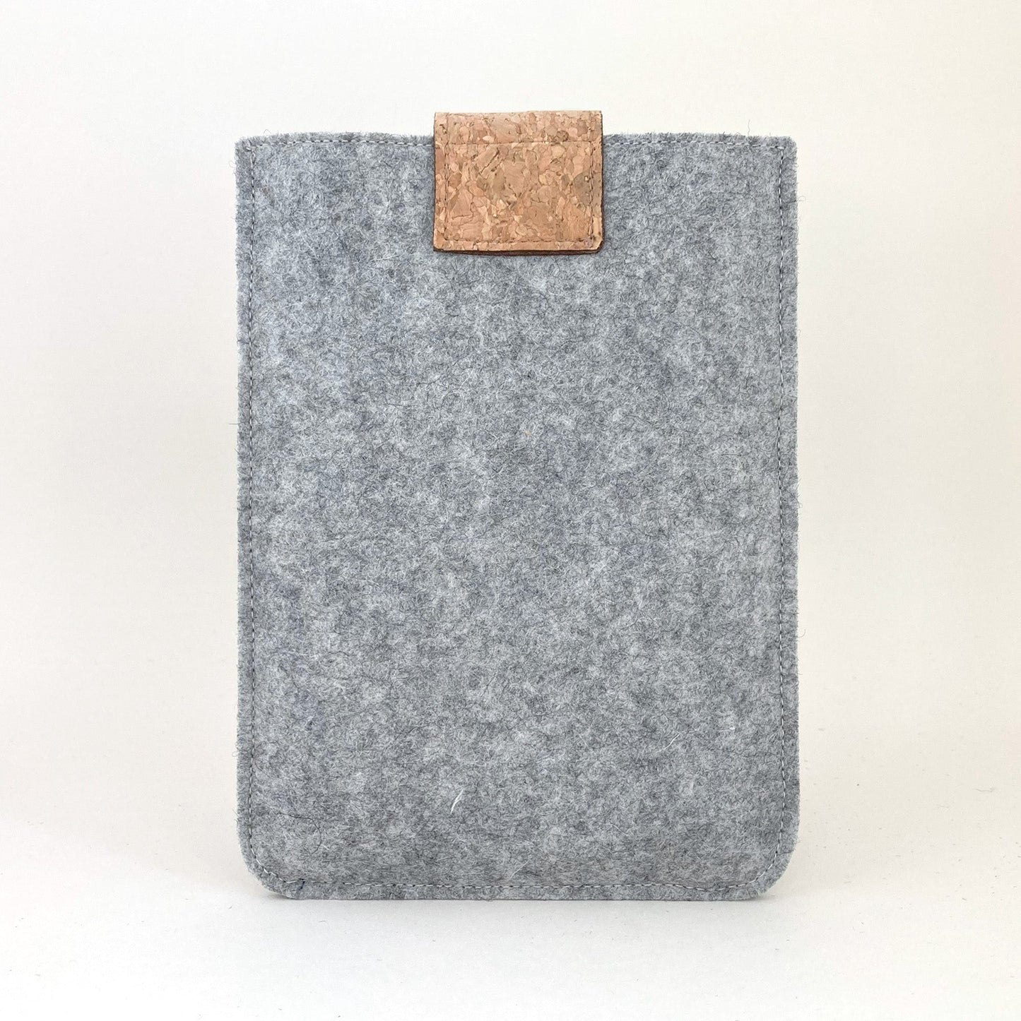 Hülle für Kindle Colorsoft 1. Gen | mit Magnetverschluss und extra Fach | hellgrau - Stipes | Modell "HAKA"