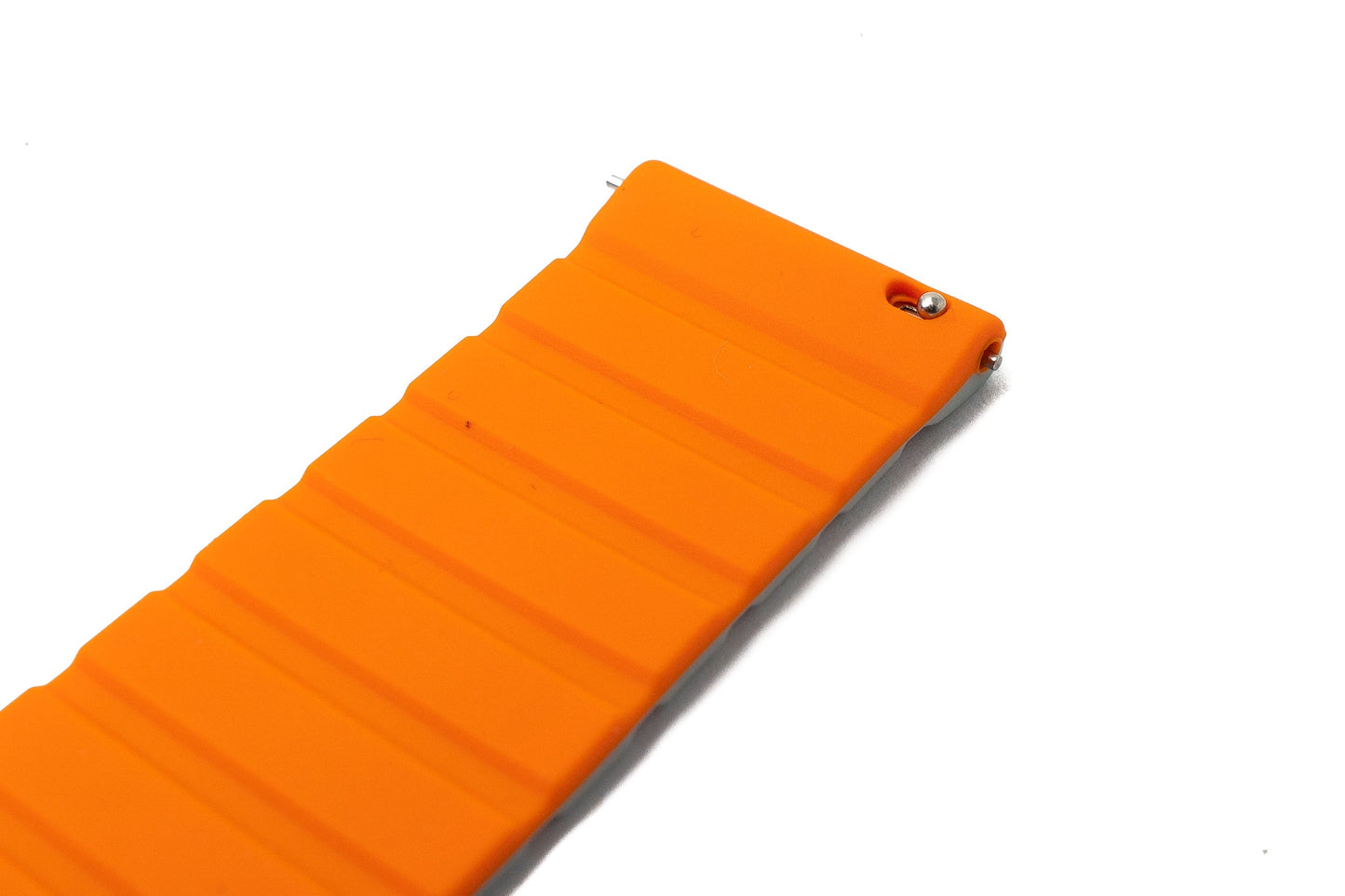 SYSTEM-S 22 mm silicone magnetic strap for Samsung Galaxy Watch 5 4 in orange