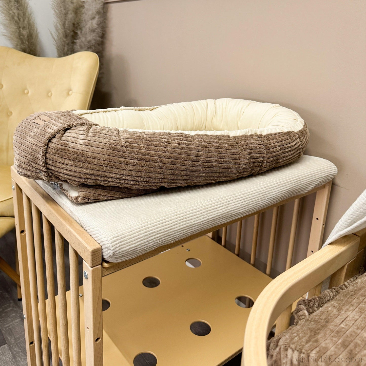 Babynestchen Cord – Mitwachsender weicher Baby-Kokon