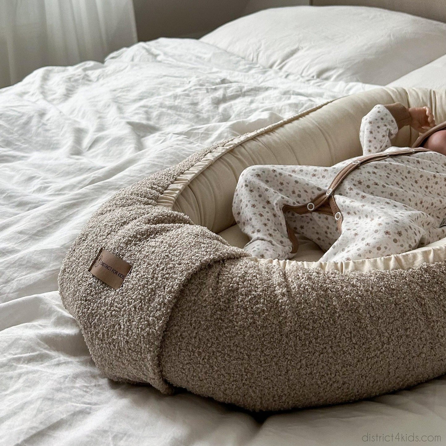 Babynestchen Teddystoff-Boucle – mitwachsender Baby-Kokon