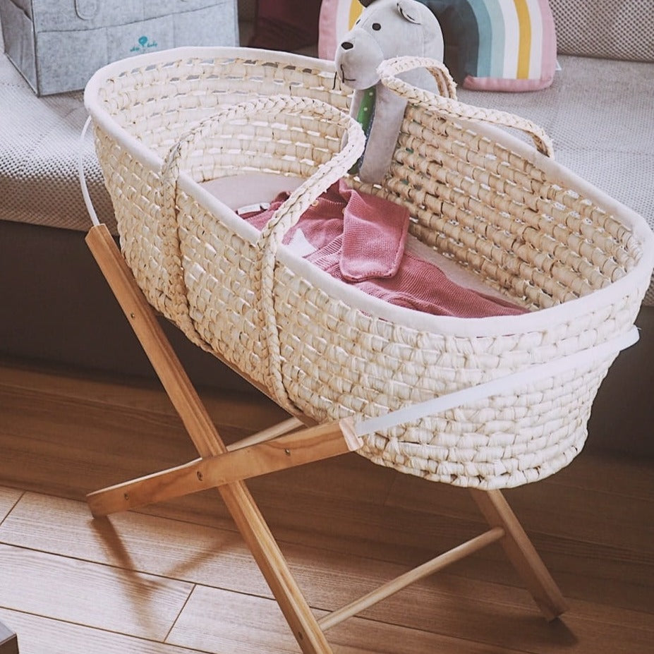 Foldable Moses basket frame - mobile, stable & stylish