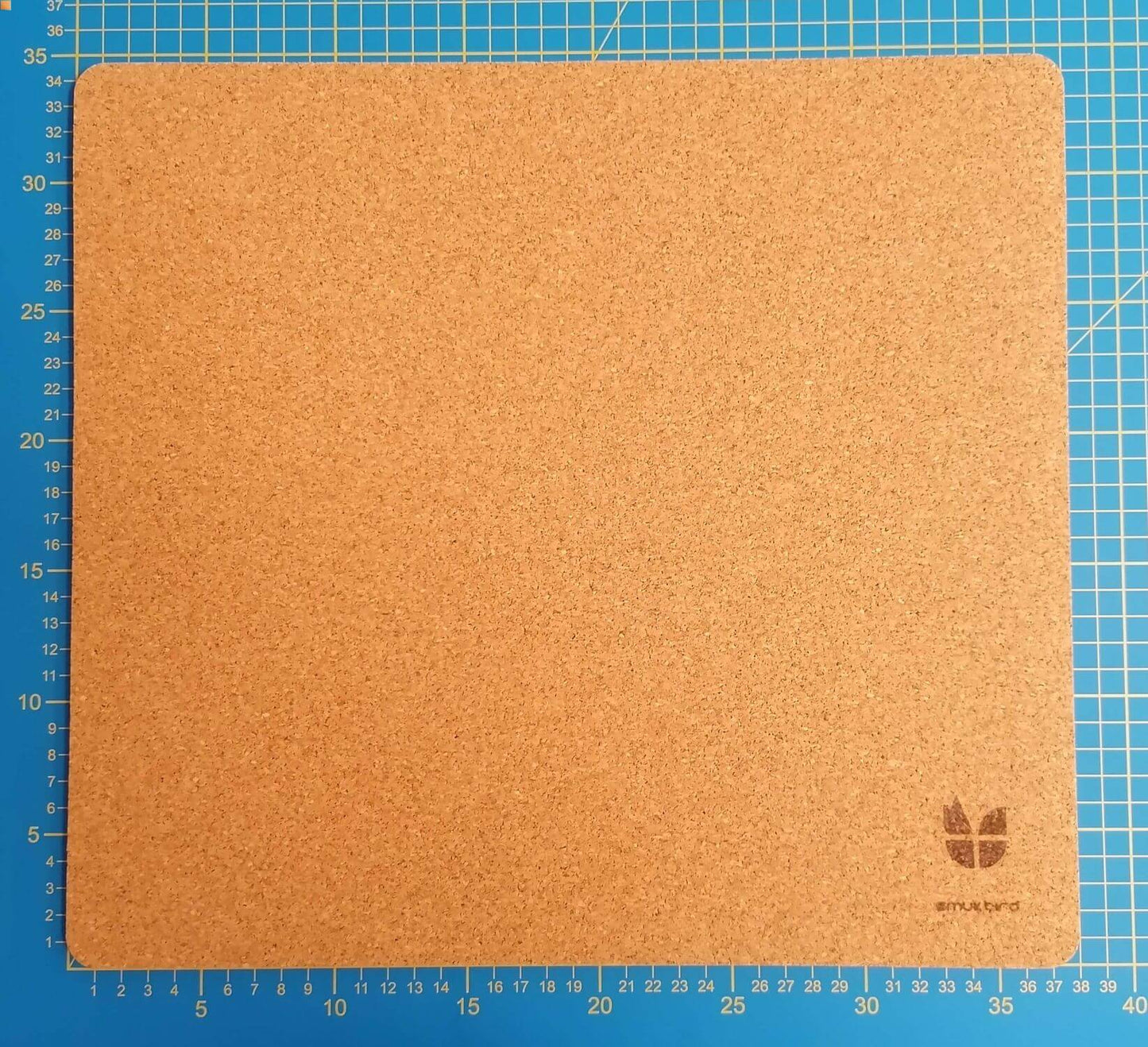 Schreibtischunterlage aus Filz und Kork | 38 x 34,5 cm | anthrazit