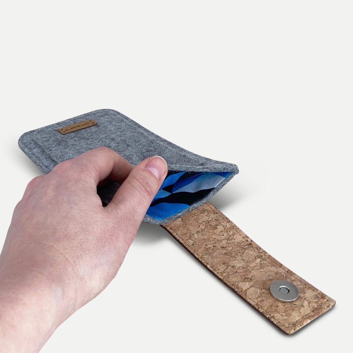 Handytasche für iPhone 16e | mit Magnetverschluss und extra Fach | hellgrau - Shapes | Modell HAKA