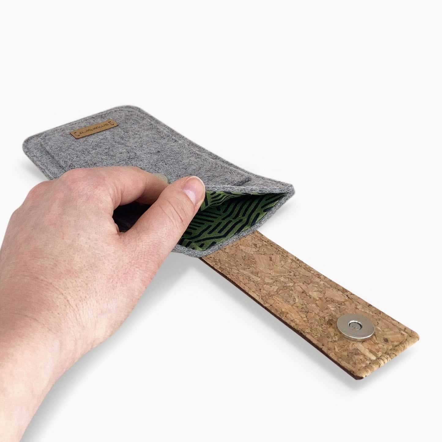 Handytasche für iPhone SE 2022 | mit Magnetverschluss und extra Fach | hellgrau - Stripes | Modell HAKA