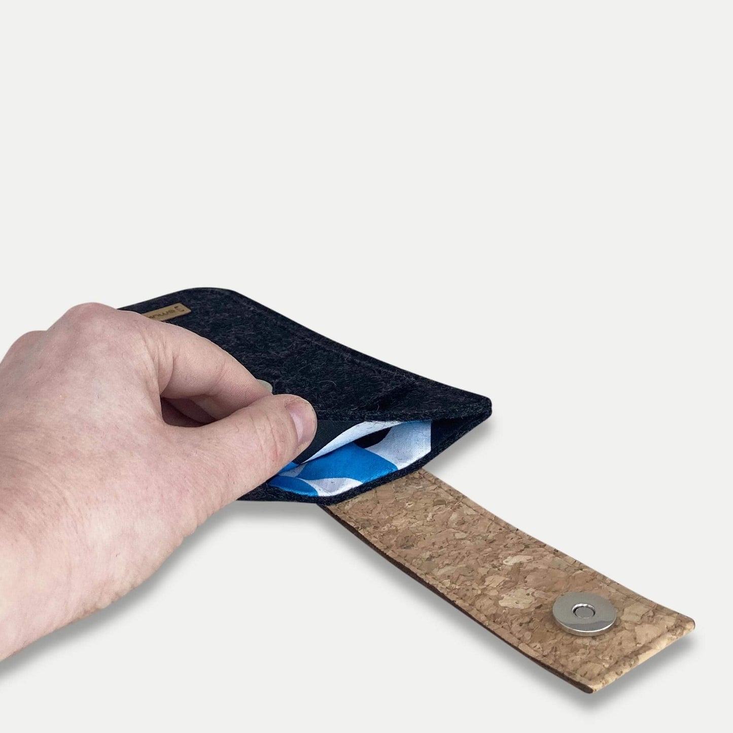 Handytasche für iPhone 12 | mit Magnetverschluss und extra Fach | anthrazit - Shapes | Modell HAKA