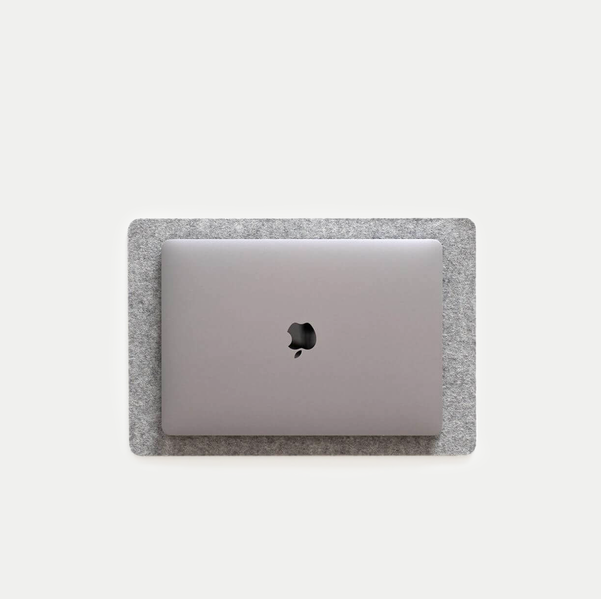 Felt and cork MacBook pad | 26 x 38 cm | light gray