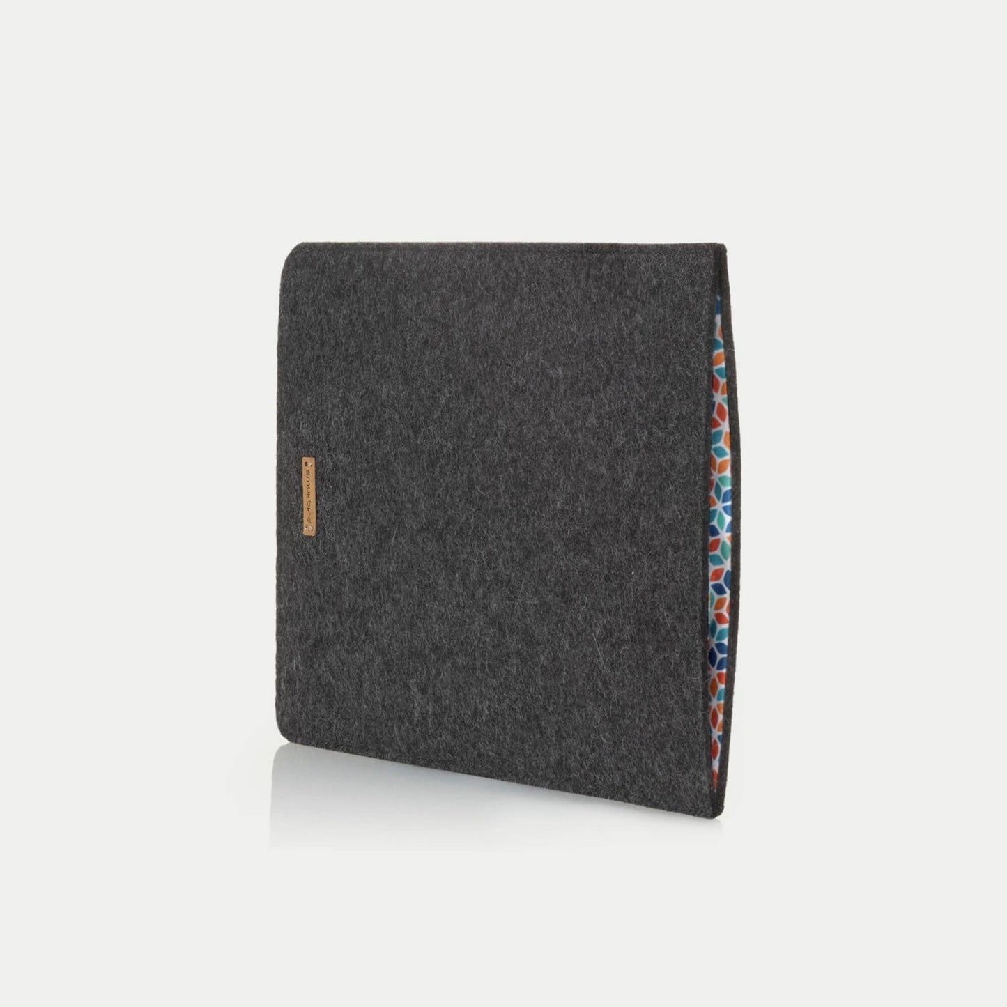 Hülle für Galaxy Tab A9 | aus Filz und Bio-Baumwolle | anthrazit - colorful | Modell "LET"