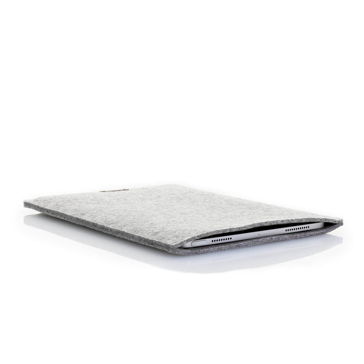 Case for iPad Pro 11" - 3rd Gen | Made of felt and organic cotton | Light gray - tracks | Model "LET"
