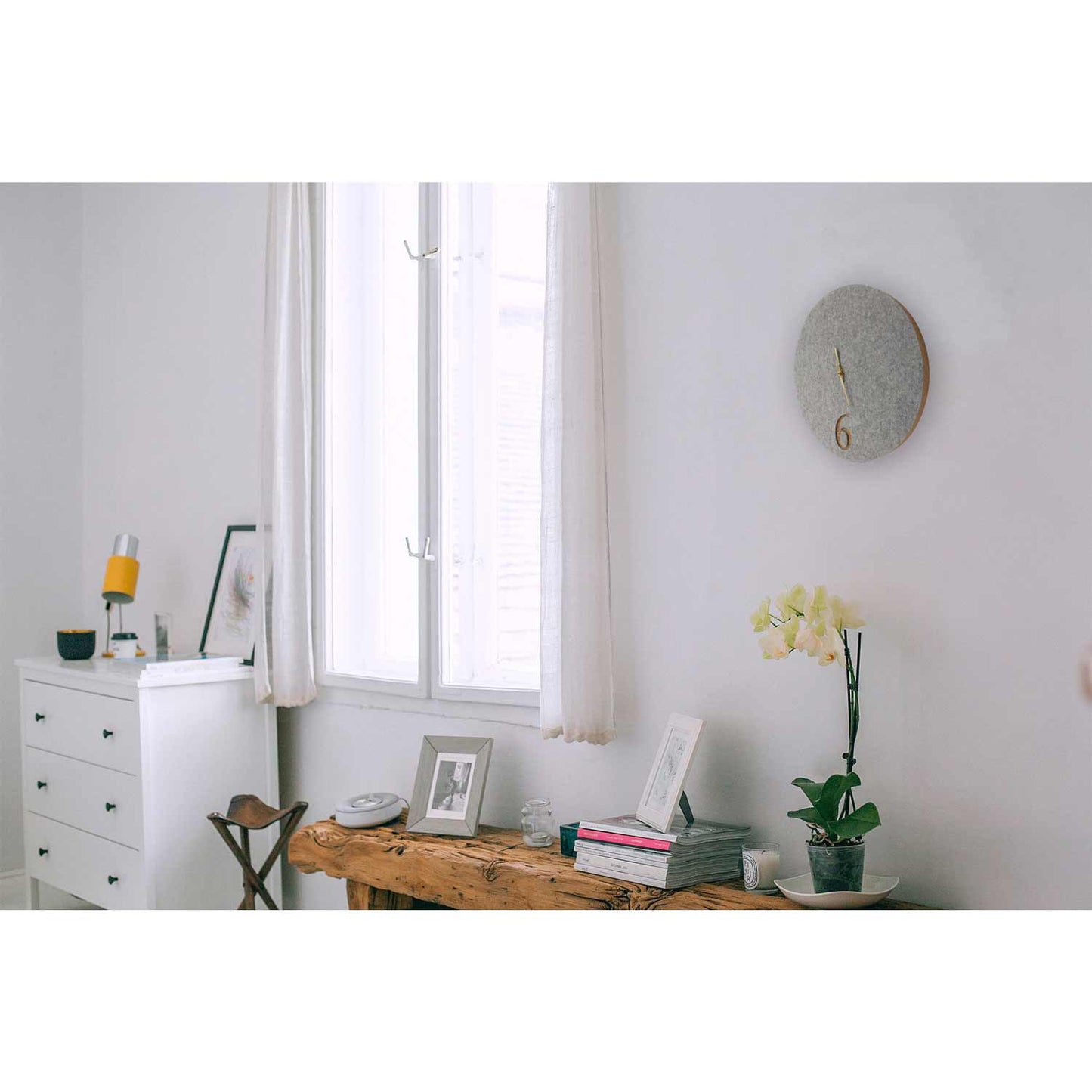 Felt and cork wall clock, 30 cm | light grey - gold | Design: Aarhus