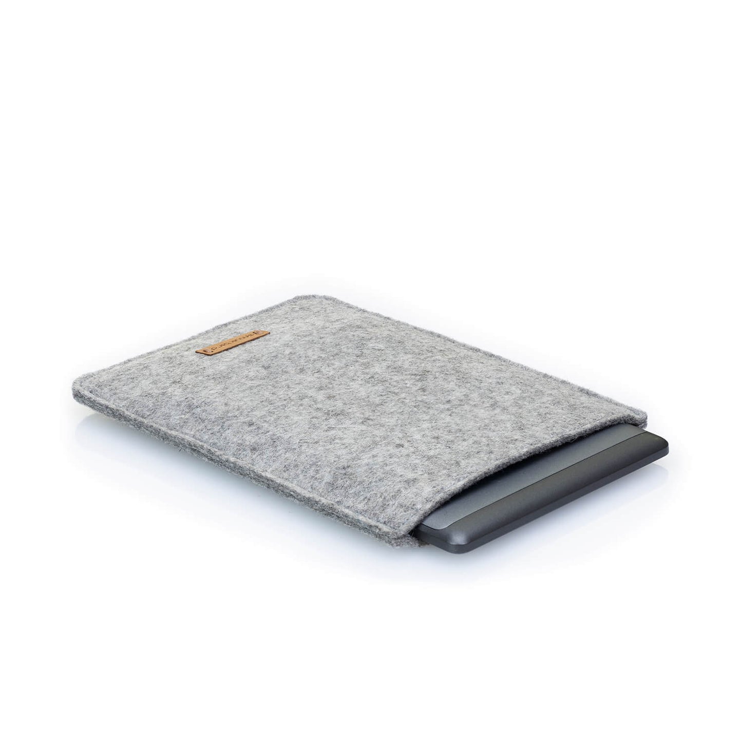 Hülle für Kindle Scribe | aus Filz und Bio-Baumwolle | hellgrau - tracks | Modell "LET"