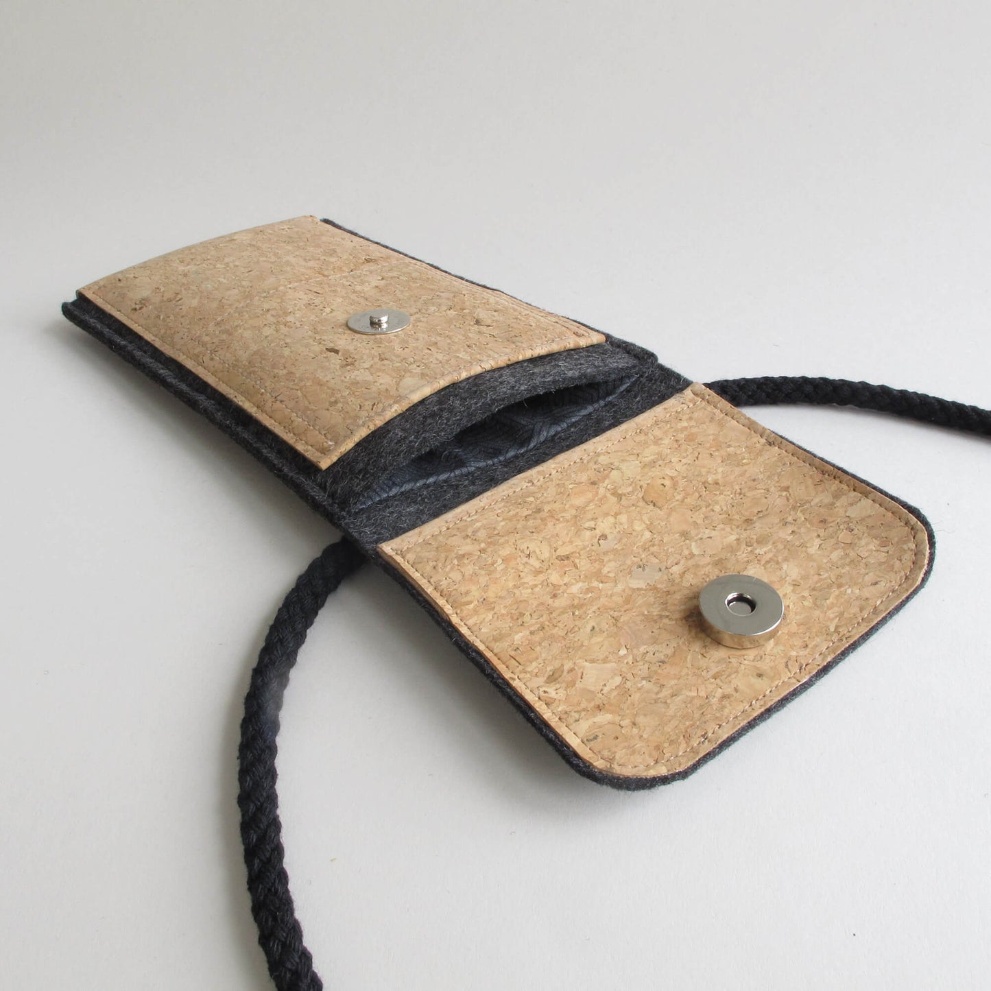 Shoulder bag for Samsung Galaxy S22 | made of felt and organic cotton | anthracite - tracks | model KEDJA