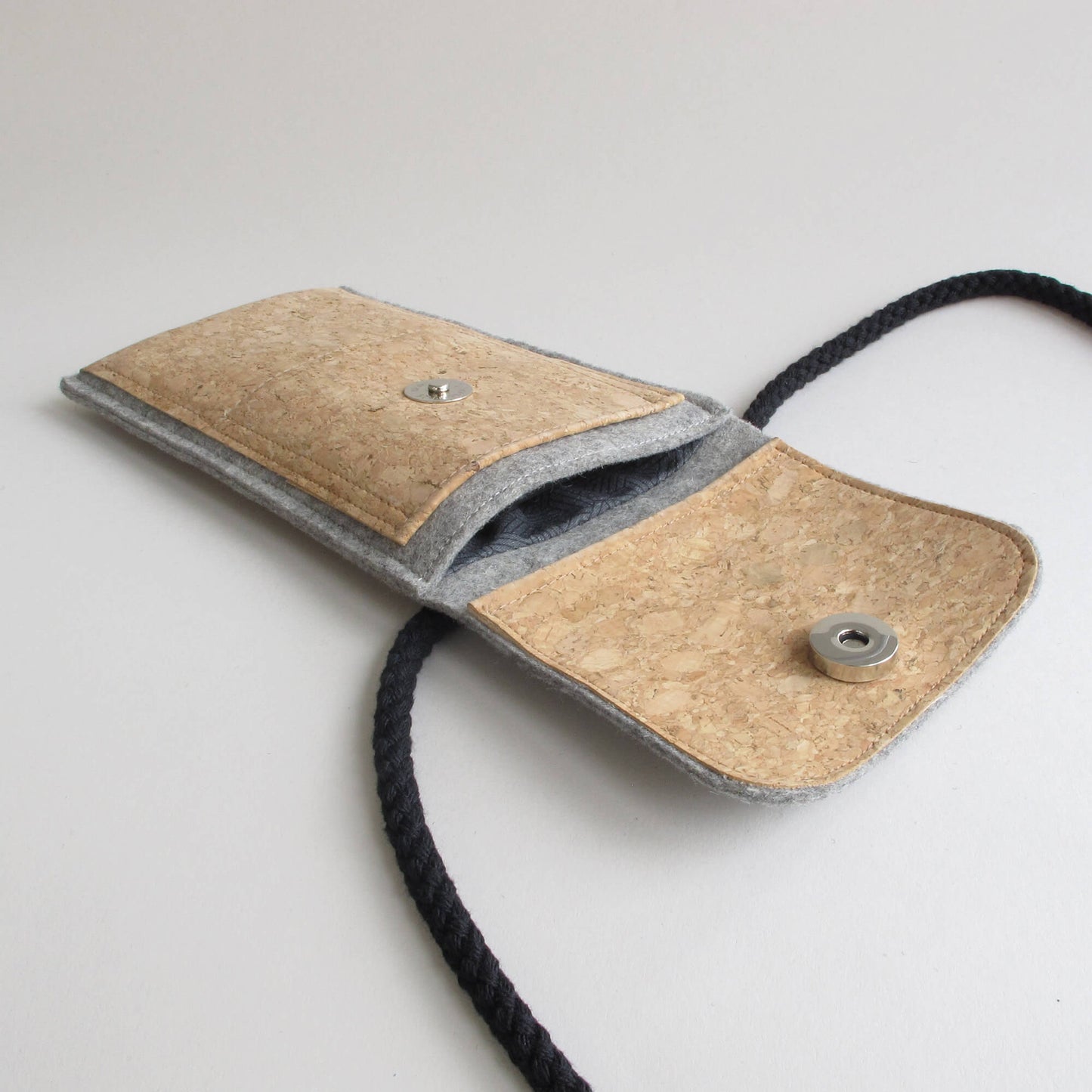 Shoulder bag for iPhone 11 Pro | made of felt and organic cotton | light gray - tracks | model KEDJA