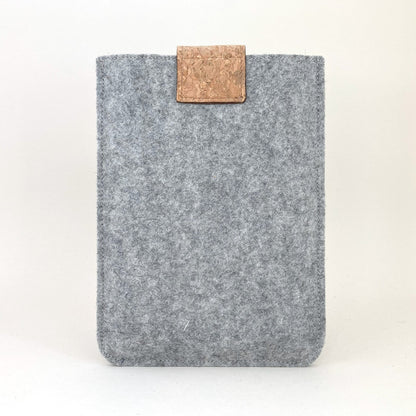 Hülle für Kindle Colorsoft 1. Gen  | mit Magnetverschluss und extra Fach | hellgrau - Stipes | Modell "HAKA"