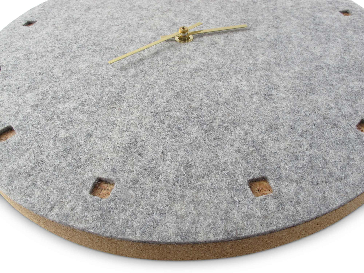 Wanduhr aus Filz und Kork 30 cm | hellgrau - gold | Design: Esbjerg