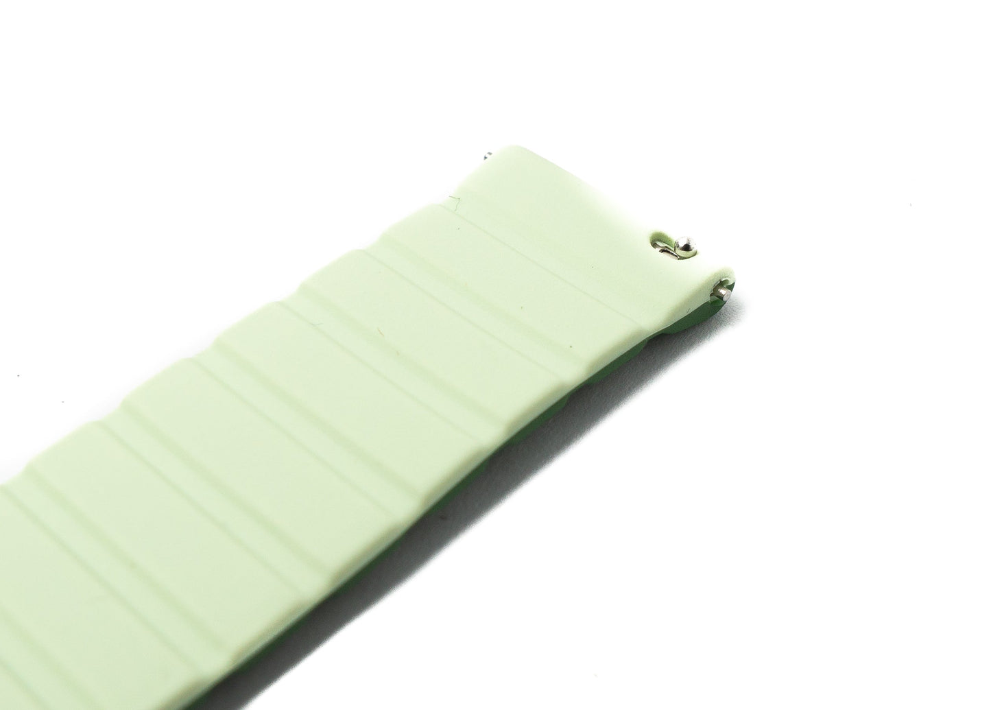 SYSTEM-S 20 mm silicone magnetic strap for Samsung Galaxy Watch 5 4 in green