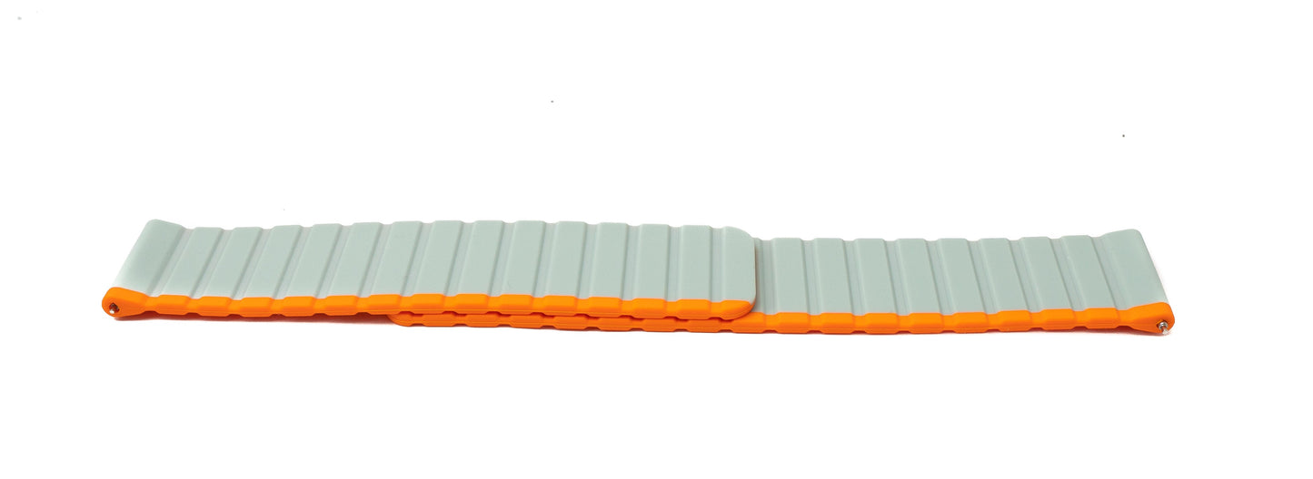 SYSTEM-S 22 mm silicone magnetic strap for Samsung Galaxy Watch 5 4 in orange
