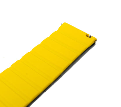 SYSTEM-S 22 mm silicone magnetic strap for Samsung Galaxy Watch 5 4 in yellow