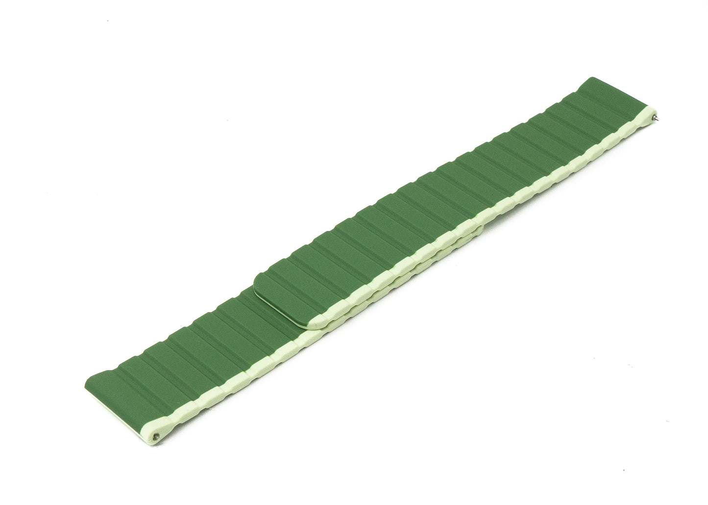 SYSTEM-S Armband 22 mm aus Silikon magnetisch für Samsung Galaxy Watch 5 4 in Grün