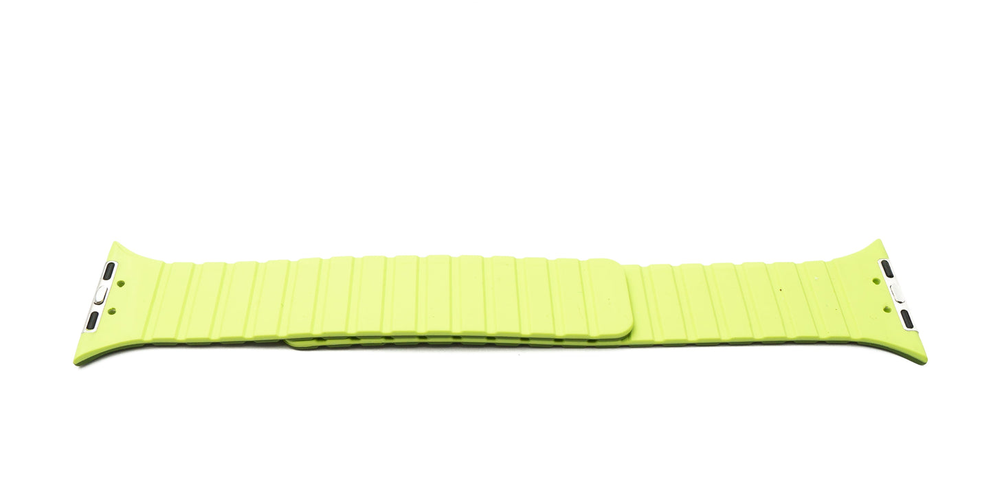 SYSTEM-S Armband 42 44 45 49 mm aus Silikon flexibel magnetisch für Apple Watch Smartwatch Grün Hellgrün