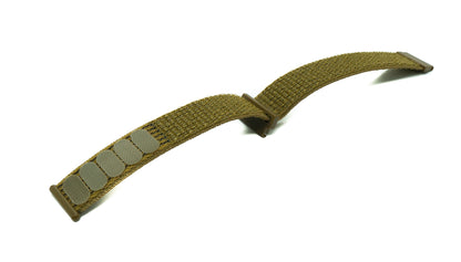 SYSTEM-S Armband 22 mm aus Nylon für Fitbit Versa 2 1 Litea Smartwatch in Grün