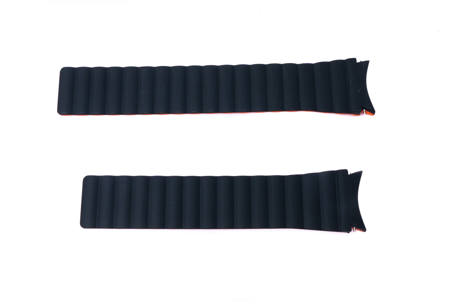 SYSTEM-S Armband 20 mm aus Silikon magnetisch für Samsung Galaxy Watch 5 4 Schwarz Orange