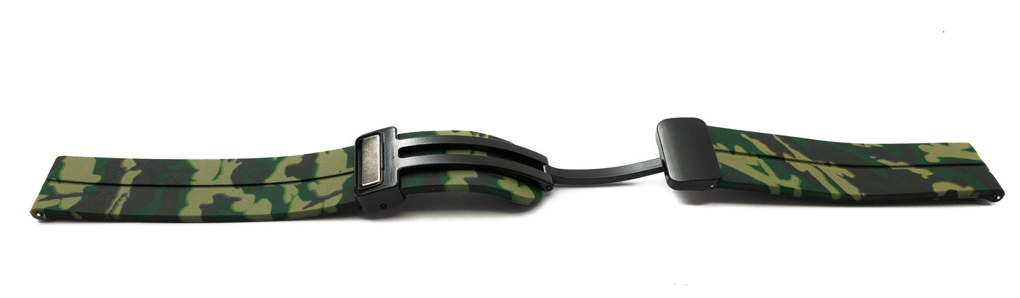 SYSTEM-S Armband 20 mm aus Silikon mit Kippfaltschließe für Smartwatch mit Tarn Aufdruck in Grün
