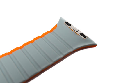 SYSTEM-S Armband 42 44 45 49 mm aus Silikon flexibel magnetisch für Apple Watch Smartwatch Orange Grau