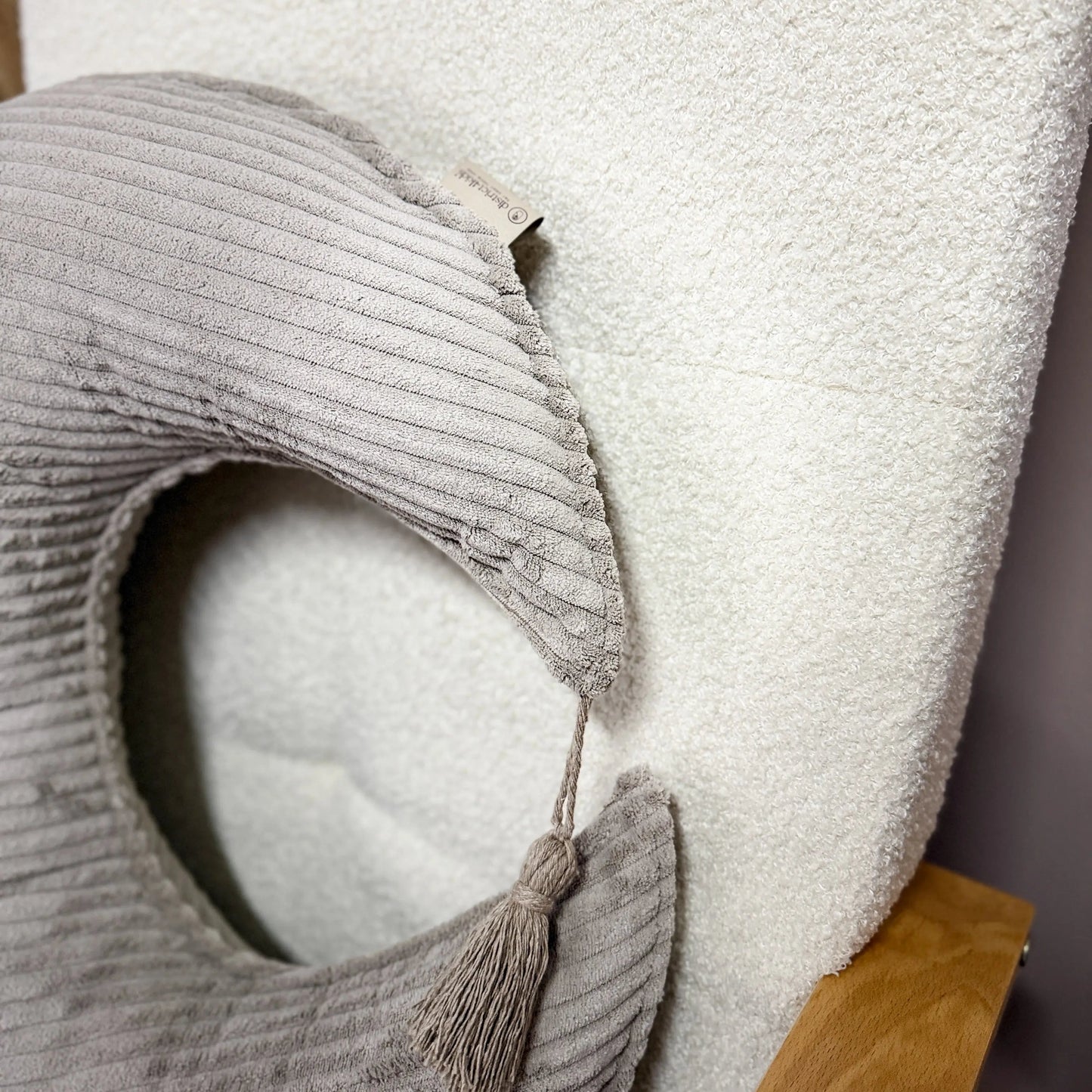 Stillkissen Halbmond Cord – Komfort & Stil