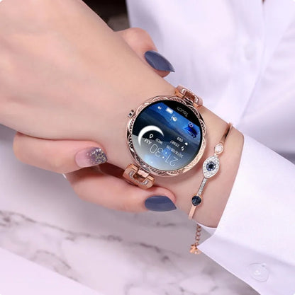 Elegante Damen-Smartwatch im stilvollen Design – ideal für Alltag, Beruf und Freizeit.