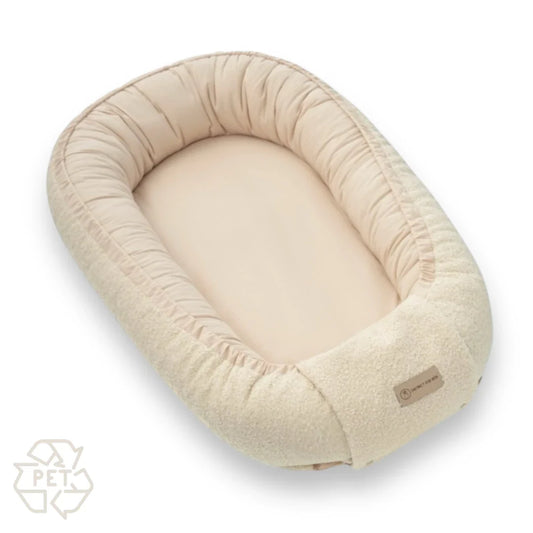 Baby nest teddy fabric boucle – a growing baby cocoon