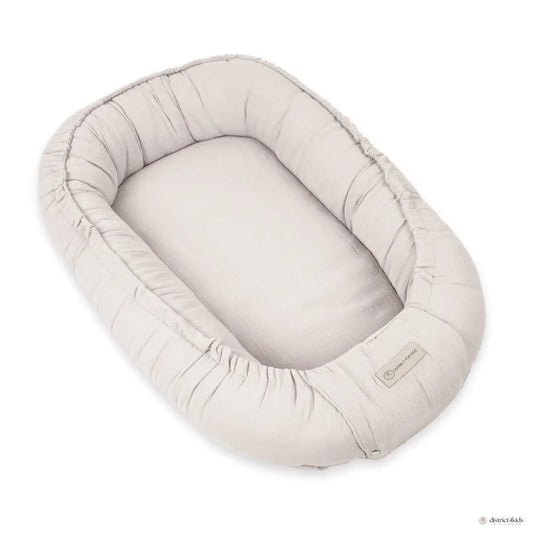 Baby nest muslin – soft, growing baby cocoon