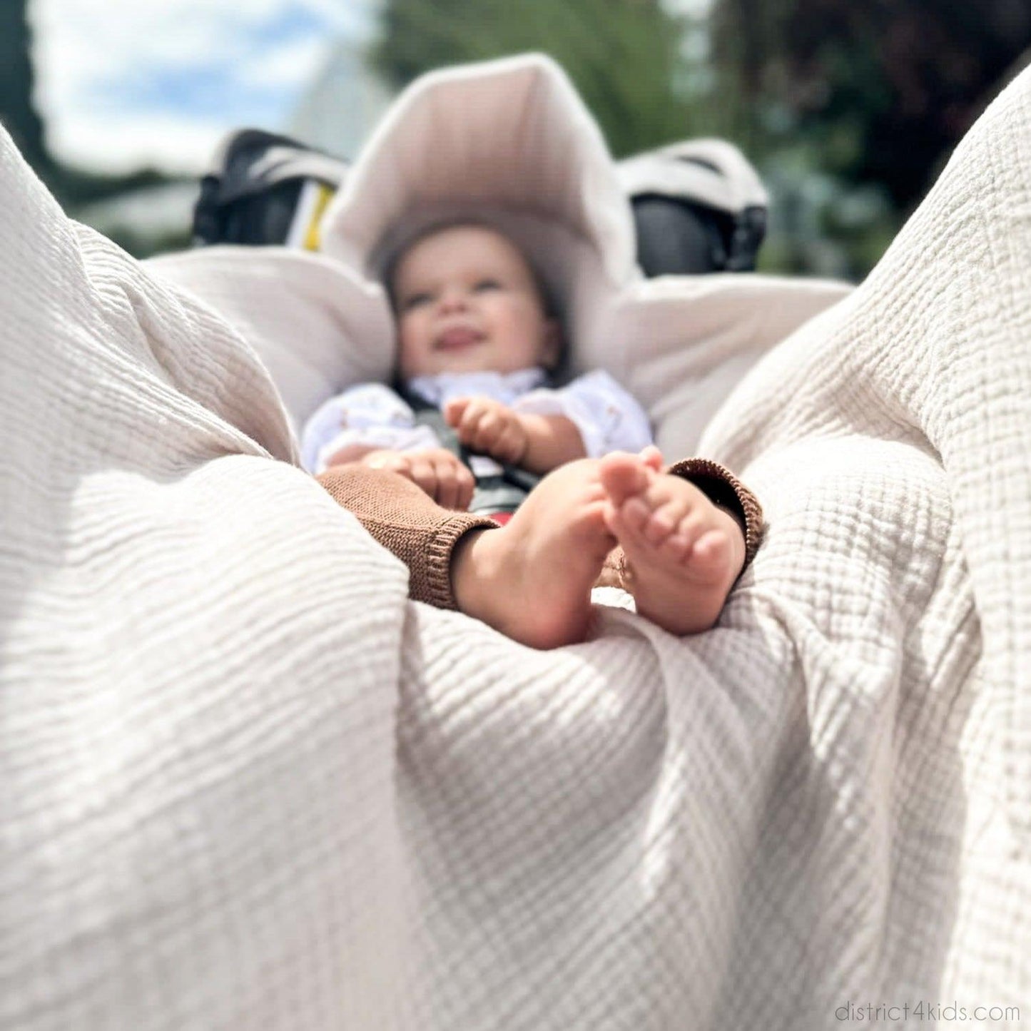 Muslin/Velour Swaddle Blanket – Perfect for Car Seat 2.5 TOG