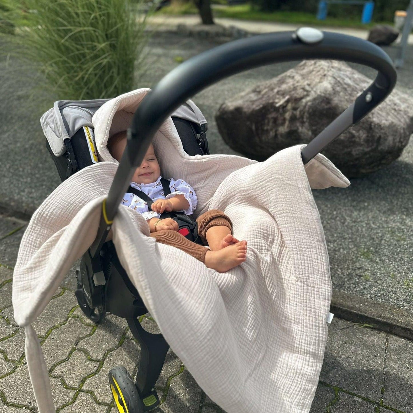 Muslin/Velour Swaddle Blanket – Perfect for Car Seat 2.5 TOG