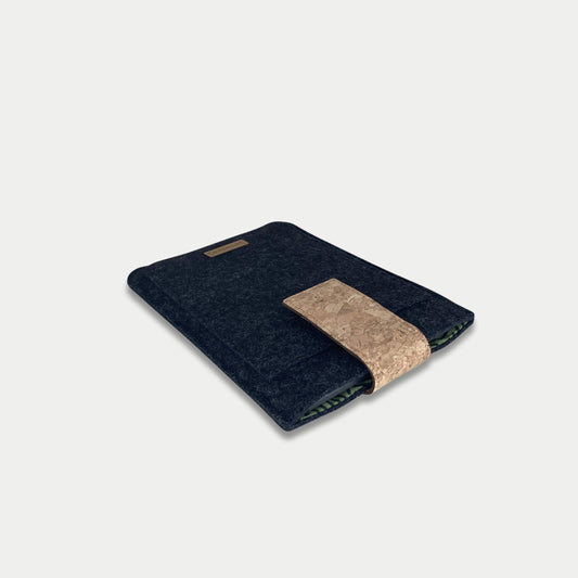 Hülle für Kindle Colorsoft 1. Gen  | mit Magnetverschluss und extra Fach | anthrazit - Stripes | Modell "HAKA"