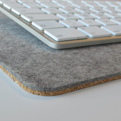 Felt and cork desk pad | 20 x 50 cm | light grey