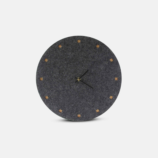Wanduhr aus Filz und Kork 30 cm | anthrazit - schwarz | Design: Esbjerg