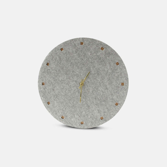 Wanduhr aus Filz und Kork 30 cm | hellgrau - gold | Design: Esbjerg