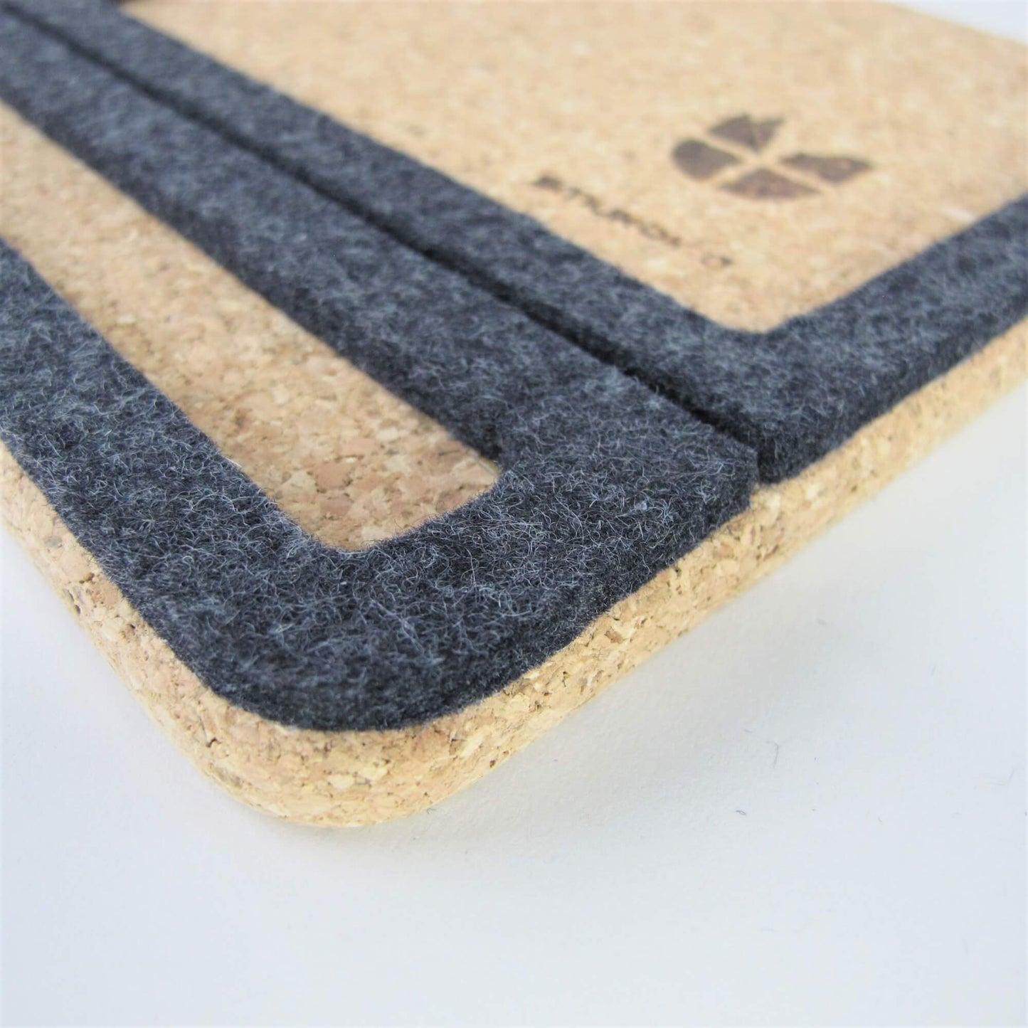 "ToDo" note holder including 50 cards and wooden ballpoint pen | made of felt and cork | anthracite