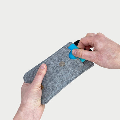 Handytasche für Samsung Galaxy M52 | mit Magnetverschluss und extra Fach | hellgrau - Stripes | Modell HAKA