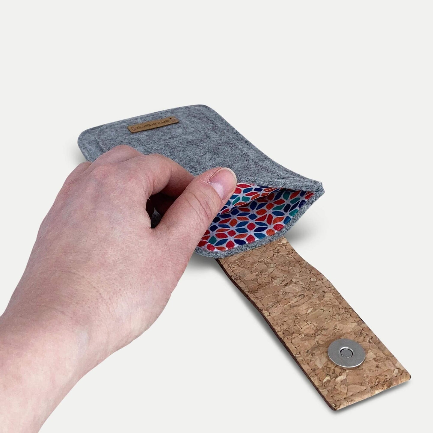 Handytasche für Xiaomi POCO F7 Ultra | mit Magnetverschluss und extra Fach | hellgrau - Colorful | Modell HAKA