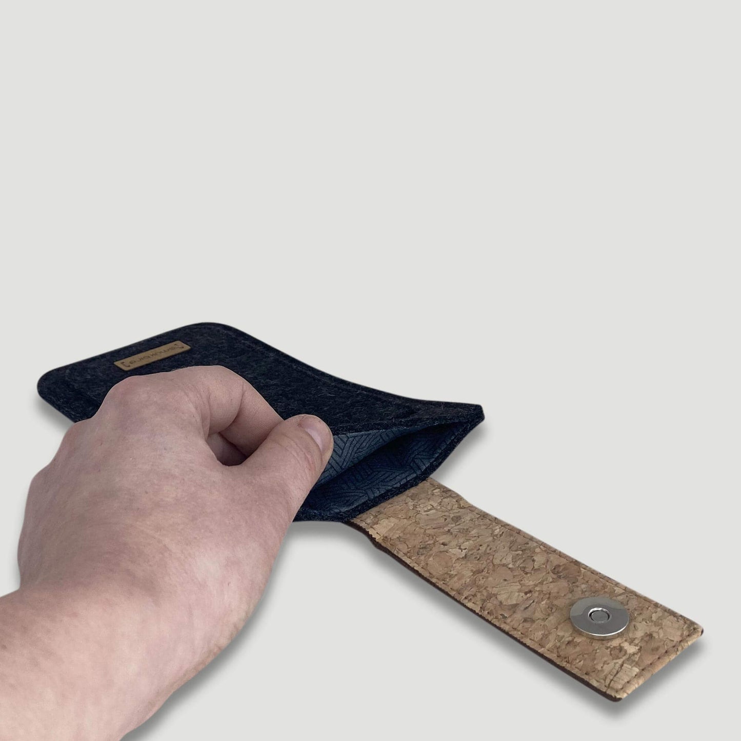 Handytasche für Xiaomi 13 Ultra | mit Magnetverschluss und extra Fach | anthrazit - Tracks | Modell HAKA