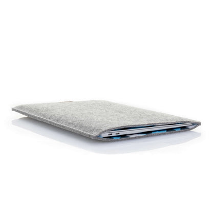 Hülle für Microsoft Surface | aus Filz und Bio-Baumwolle | hellgrau - Shapes | Modell "LET"