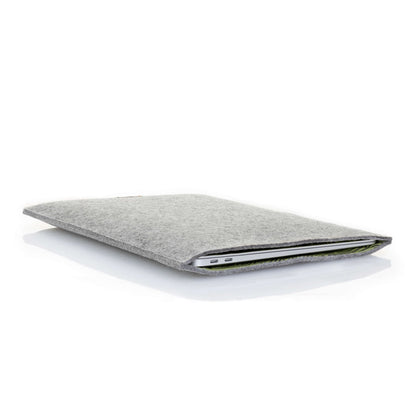 Sleeve for MacBook Pro 13 | Made of felt and organic cotton | Light gray - Stripes | Model "LET"