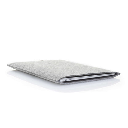 Sleeve for Asus VivoBook 17 | Made of felt and organic cotton | Light gray - Tracks | Model "LET"