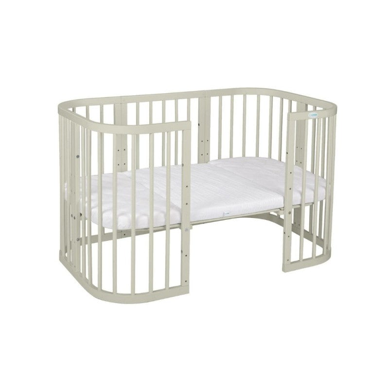 Babybett 7-in-1 – Ein Bett für viele Jahre - mitwachsend | Quadratische Form