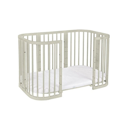 Babybett 7-in-1 – Ein Bett für viele Jahre - mitwachsend | Quadratische Form