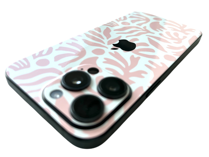 iPhone 14 Plus Skin Koralle Pink